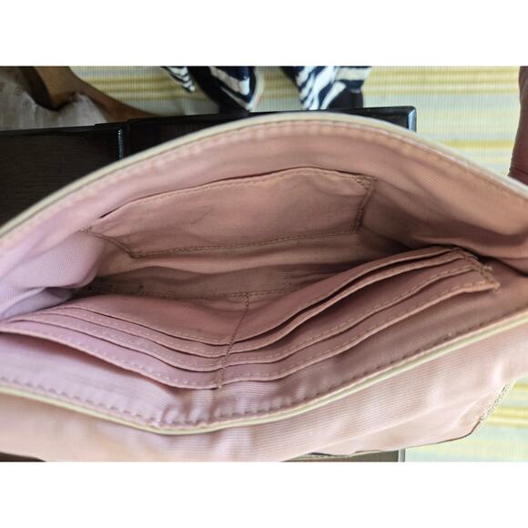 Large Coach Cream Leather Wallet Purse Wristlet - Picture 3 of 5